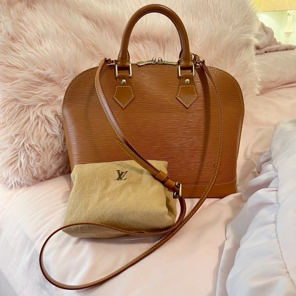Louis Vuitton Epi Alma PM Cipango with Shoulder Strap and Dust Bag -Pristine - Picture 2 of 14